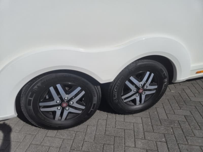 Eura Mobil Integra 890 QB - Bild 4
