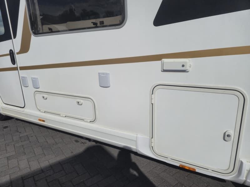 Eura Mobil Integra 890 QB - Bild 5